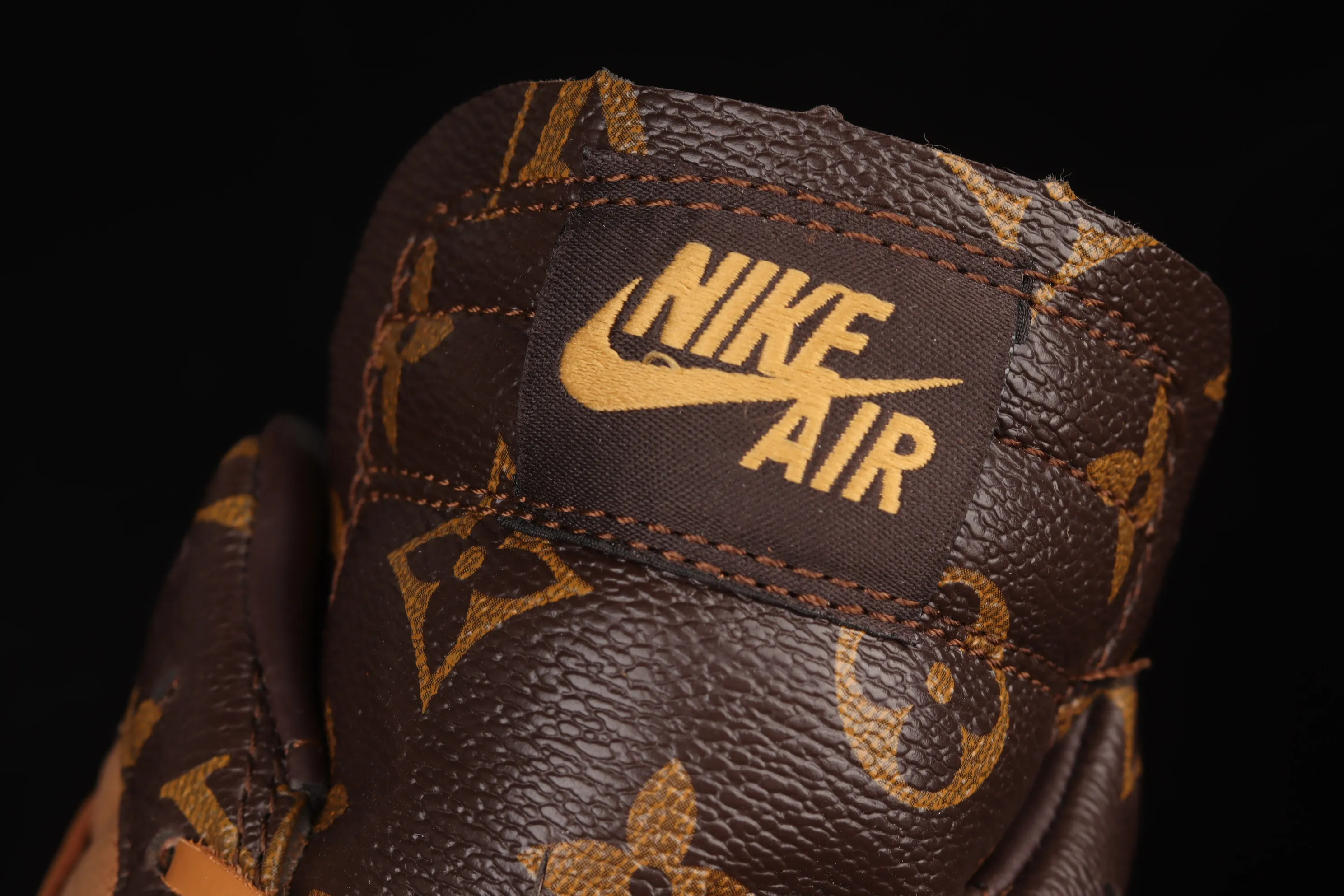 All Categories Air Jordan Jordan Series Basketball Shoes Air Jordan 1 Low Air Jordan 1 AJ1 Joe 1 Donkey Brand Co-branded Customized Low-top Basketball Shoes 554724-555